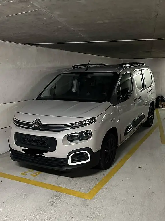 Garagenparkplatz in Zürich Witikon