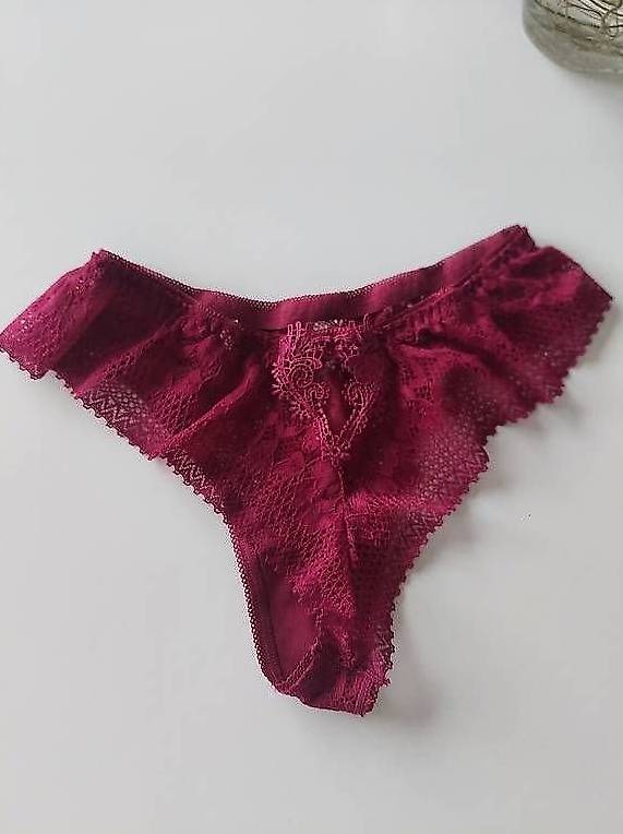 Spitzen-Slip in spezieller Farbe (bordeaux) / Gr. M