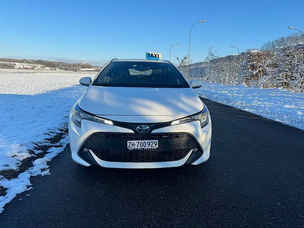 UBER Taxi Rent/a Autos Mieten Toyota Corolla Hybrid