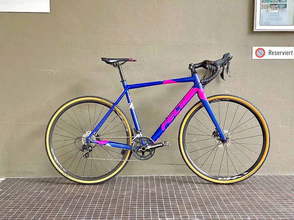 Gravel Felt F30X 55 cm frisch ab Service