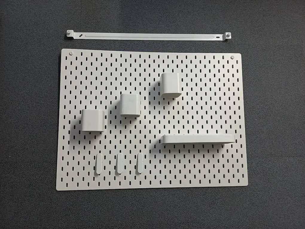 Skadis Lochplatte mit Zubehör