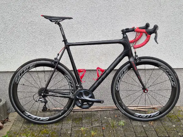 Carbon-Rennvelo Stevens Xenon 2013 mit Zipp 404 Laufrädern