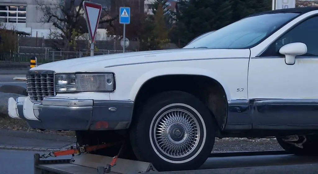 Cadillac Fleetwood Stretchlimousine Trennwand elektrisch