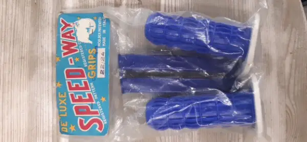 Lenkergriffe, BREV. MP Italy, für ein handgeschaltetes Mofa