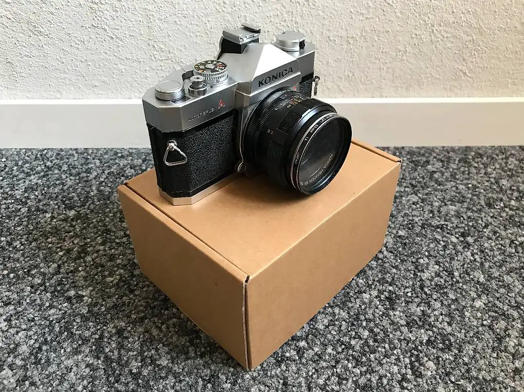 Analoge Fotokamera von Konica/Japan