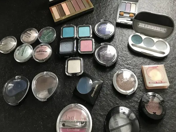 Lidschatten, verschieden Marken + Farben, Neu