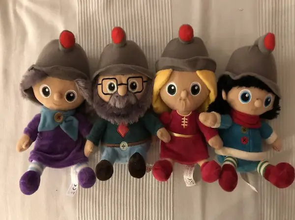 4 Wichtel sind wie auf Foto 92 98 104 110