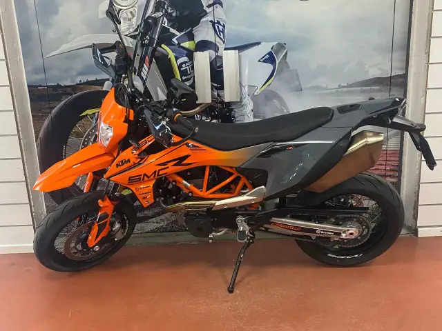 KTM 690 SMC R Supermoto
