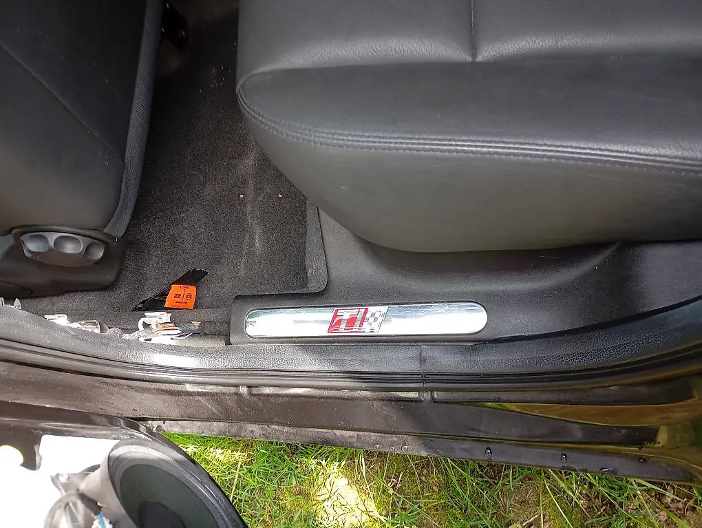 Einstiegsleisten ALFA Romeo 147 Ti und Emblem