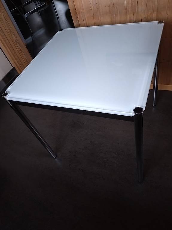 USM Tisch 75x75cm