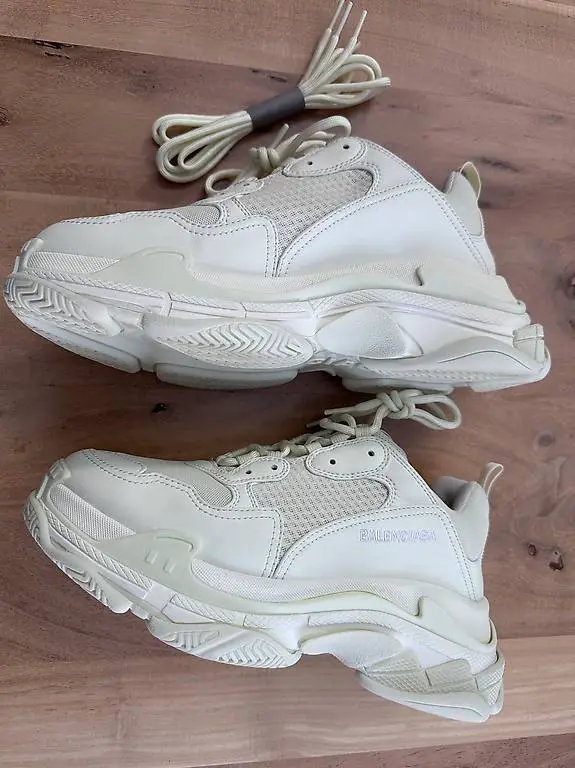 Balenciaga Triple S 43 Limited Edition