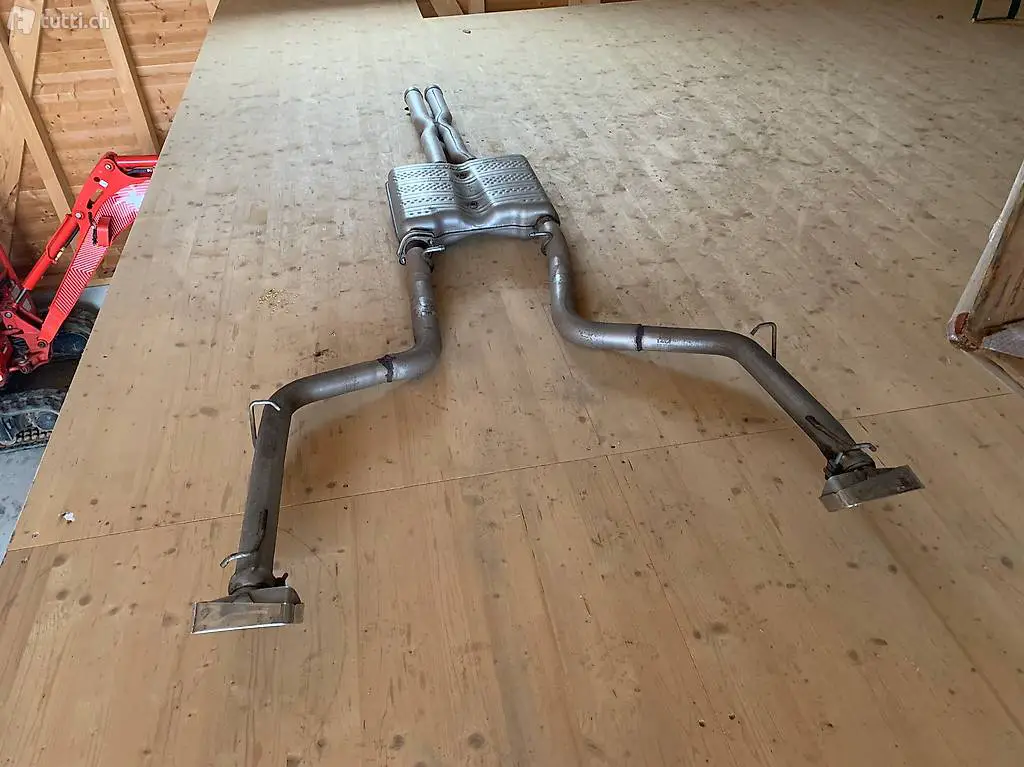 Auspuffanlage Dodge Challenger SRT 8