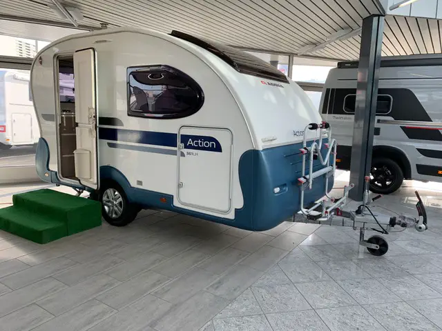 Adria Action 391 LH, Wohnmobil / Wohnwagen