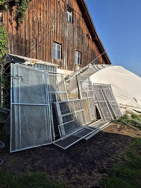 Diverse Volieren Elemente Papagei