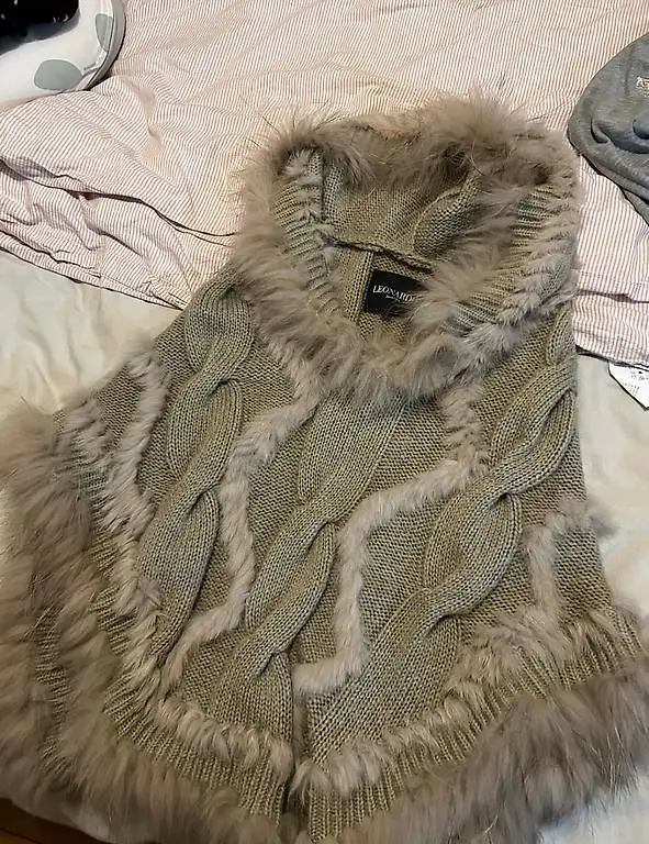 poncho mit echt Hasenfell