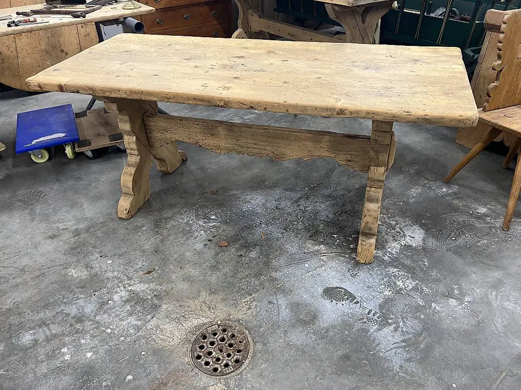 Antiker Scherentisch