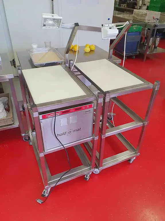 Holdomat Wagen Catering