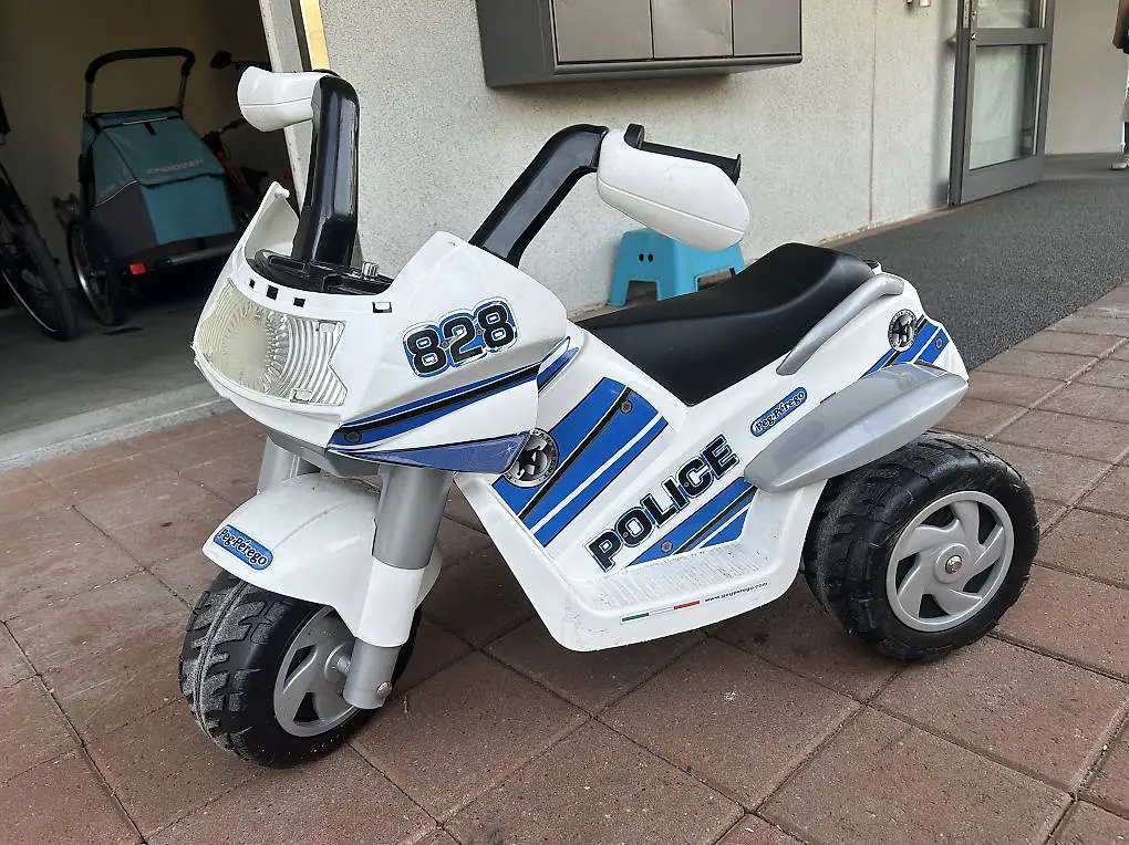 Kindertöff mit Motor und Akku