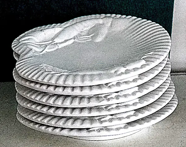 Keramik Teller in Muschelform