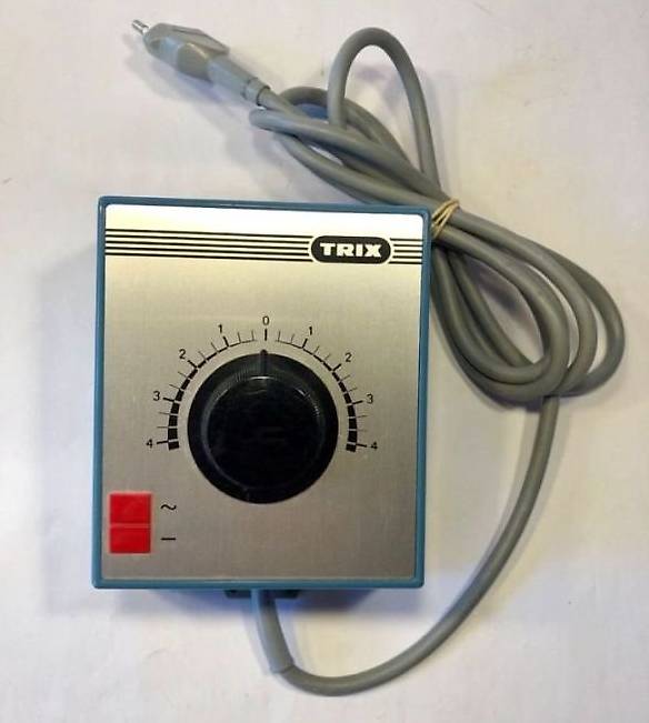 Trix 5579 Transformer Gleichstrom HO + N, 28 VA