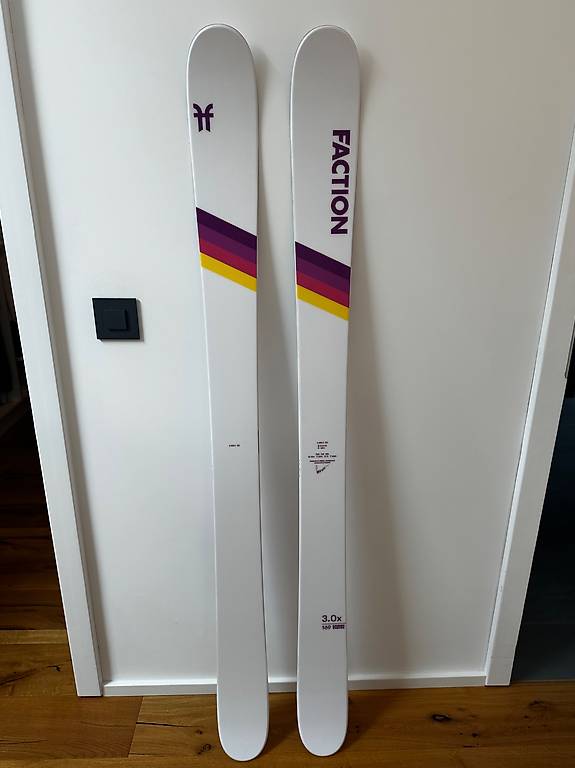 Neue Faction Freeride Ski