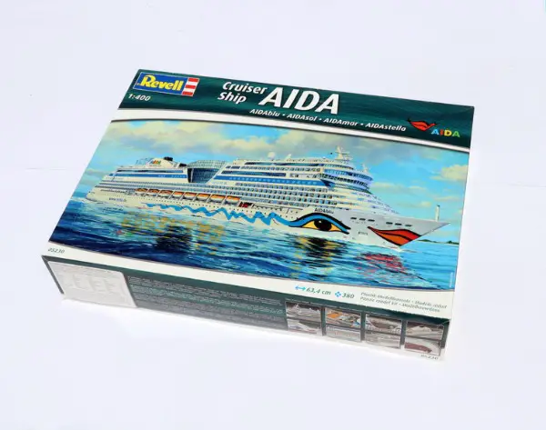 Kreuzfahrtschiff Aida 1:400 von Revell 63,4 cm Lang Revell