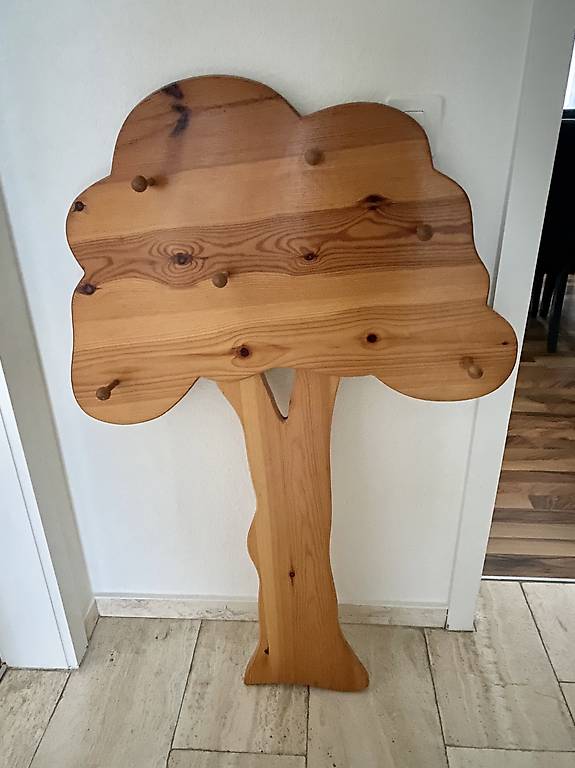 Garderobe aus Holz