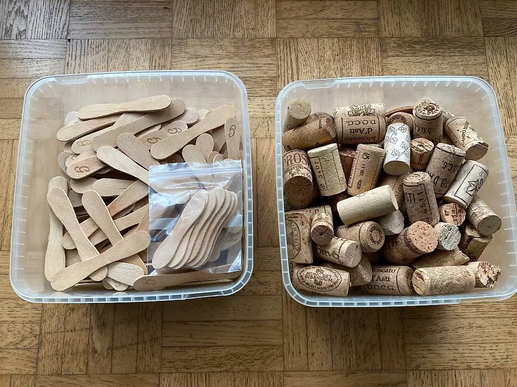 Korkzapfen + Holz Glacéstengeli zum basteln