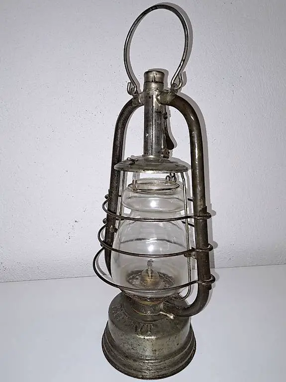 Petroleumlampe Sturmlaterne Stalllaterne antik