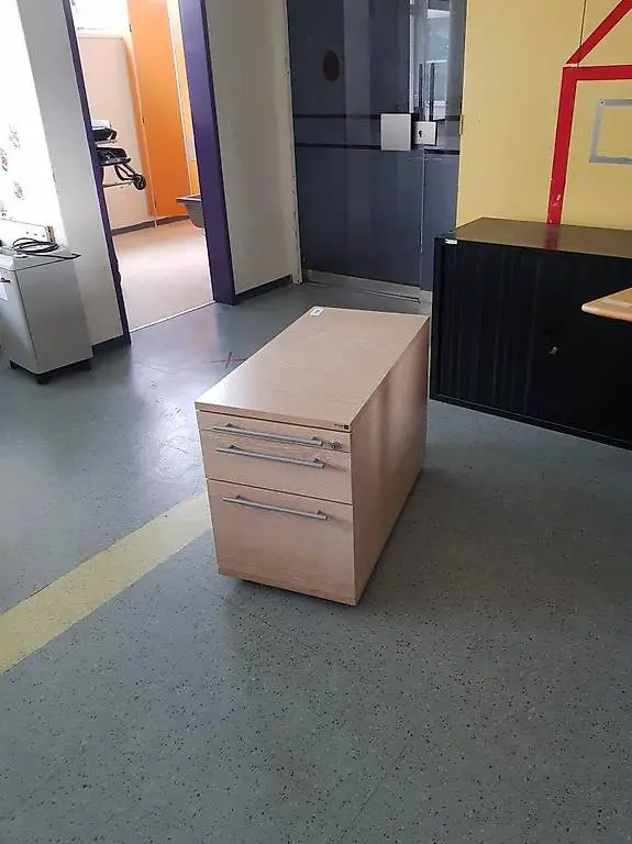 Beistellmöbel für Büroartikel & Akten