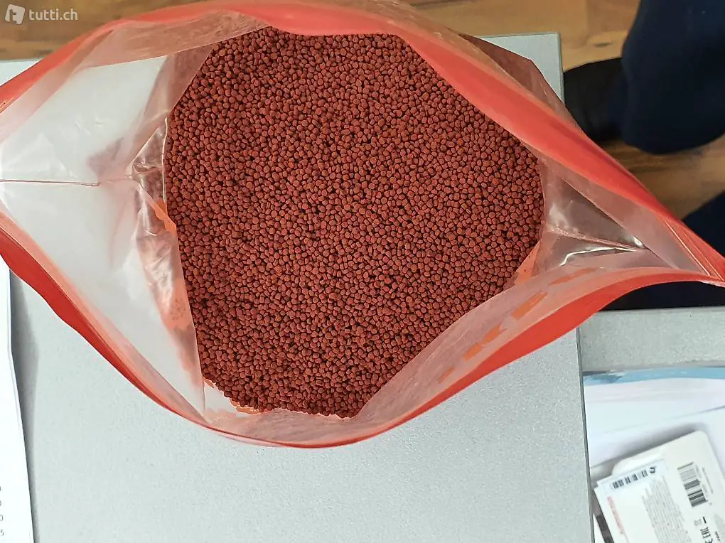 Rote Granulat Fischfutter Barschefutter zu verkaufen