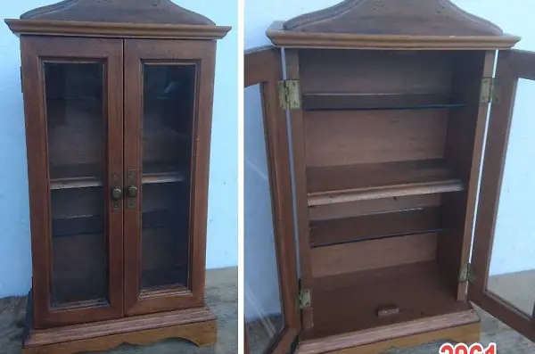  Vitrine / Wandschrank