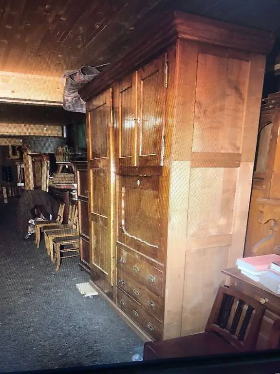 Buffet Biedermeier Nussbaum Würenlingen