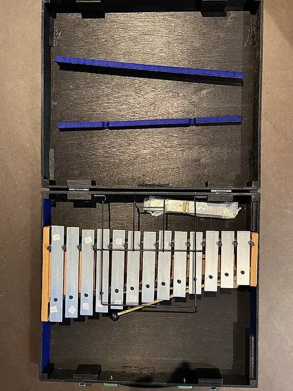 Suzuki Metallophon, Glockenspiel, Xylophon