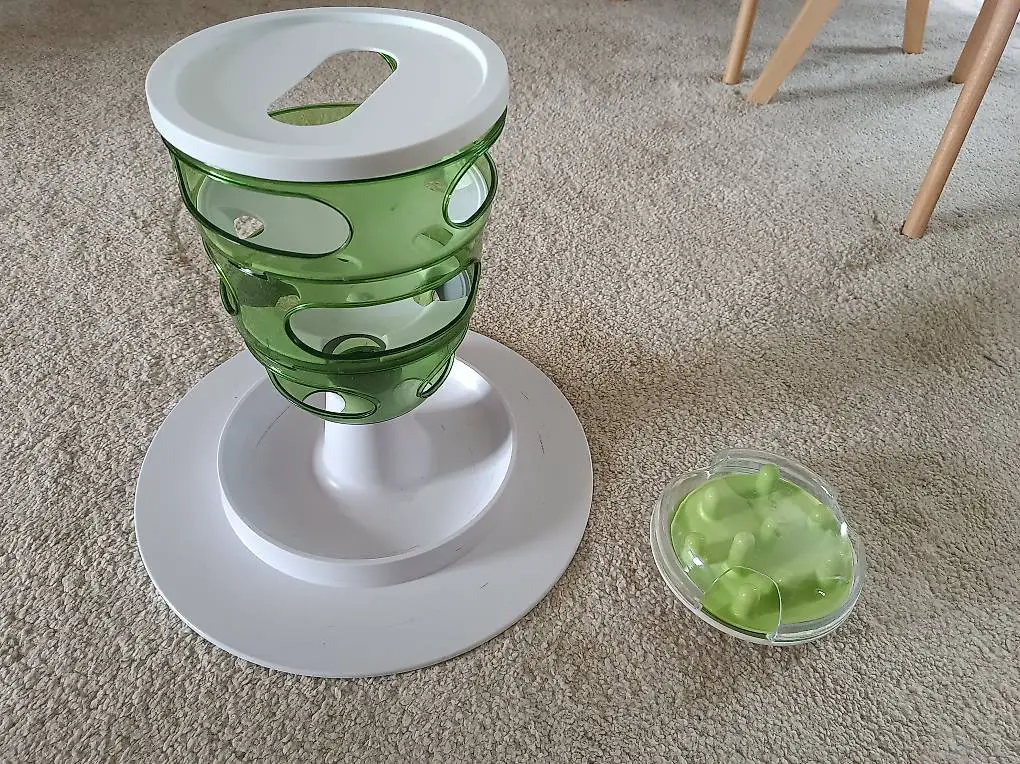 Katzenzubehör, Leckliturm und Fummelbrett