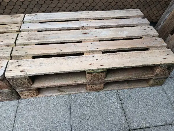 Zu verschenken 2 Paletten