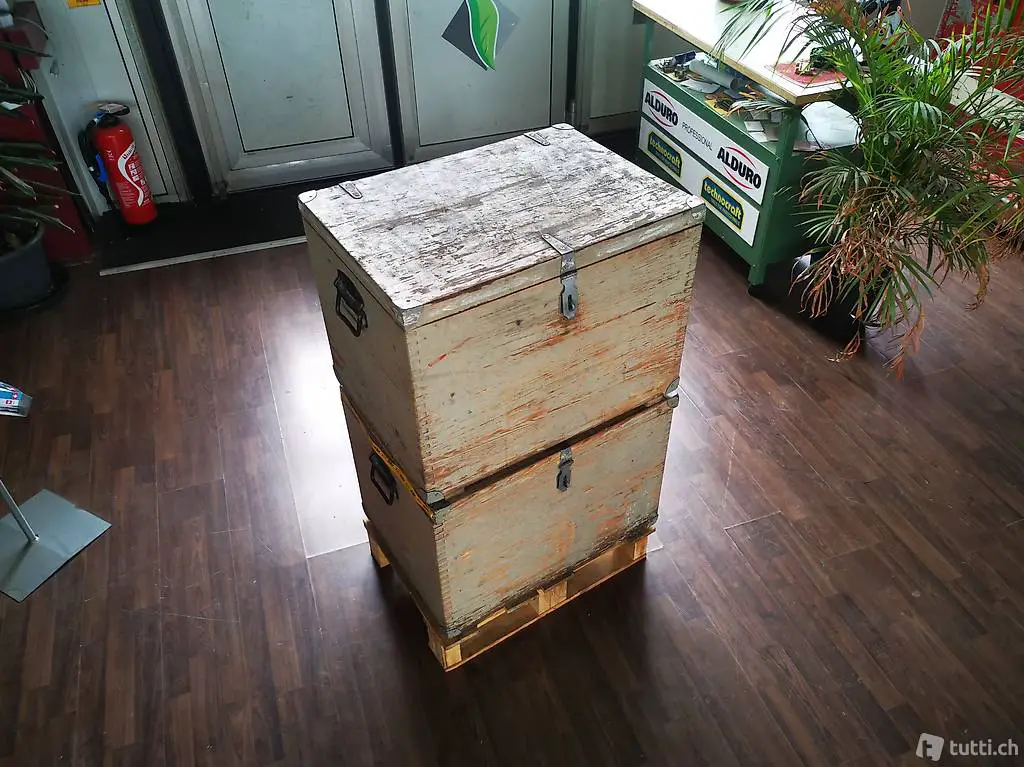  1Stk. Notstromgruppe in Holzkisten