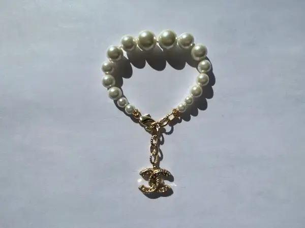 Chanel Armband mit Perlen