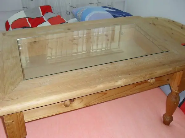 Kieferntisch massiv mit Glasplatte und Schublade