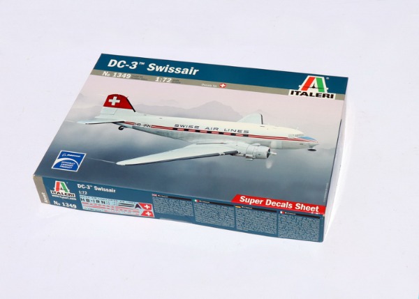 Douglas DC-3 Swiss Air Lines 1:72 von Italeri