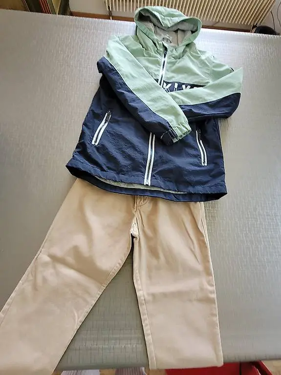 Übergangsjacke und Chino Jungs Gr. 122