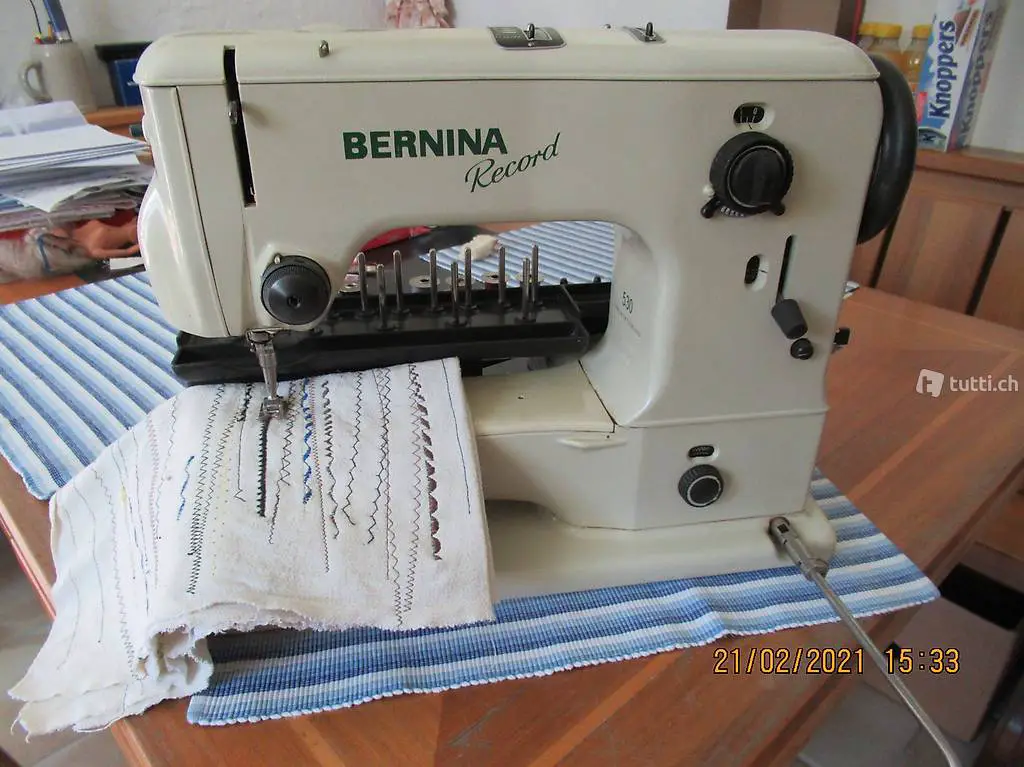 BERNINA Nähmaschine 530 Rekord, mit Kniehebel
