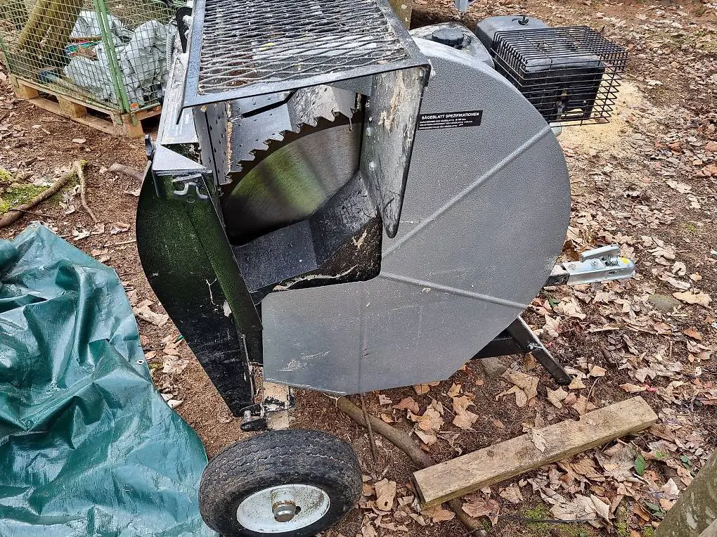 Brennholzfrässe Benzin. Brennholzsäge Jansen SMA-700