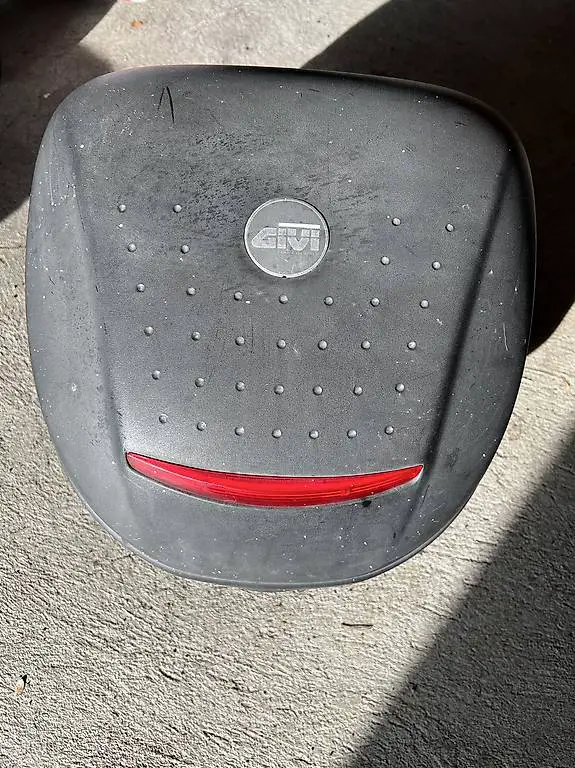 Givi Helmbox