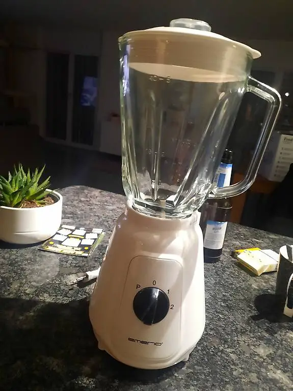 Standmixer mit Glasbehälter