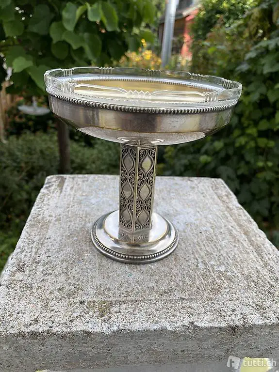 Tafelaufsatz ca. 1920 auf Fuss versilbert mit Originalglas