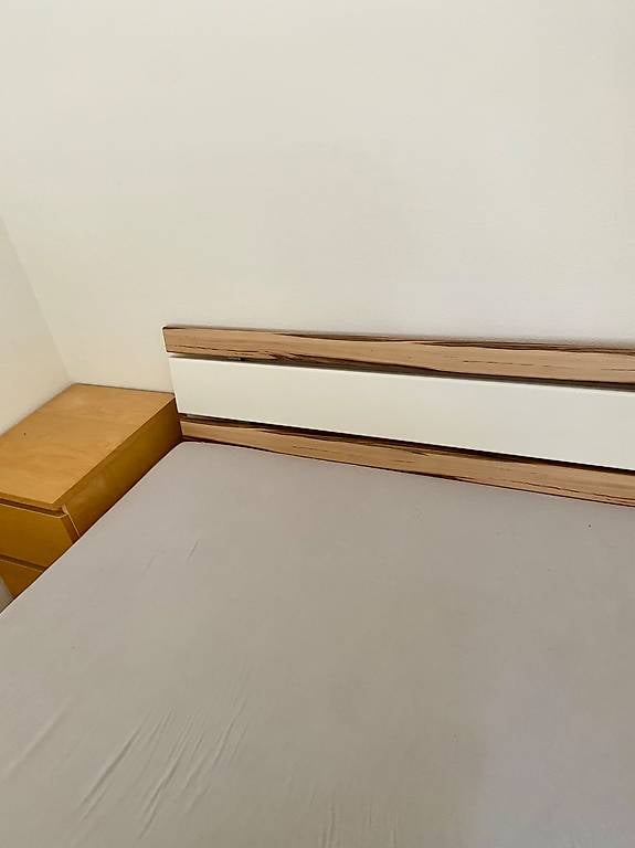 Bettgestell + Holzlatten