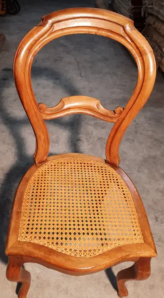 antiker Stuhl Holz mit Geflecht