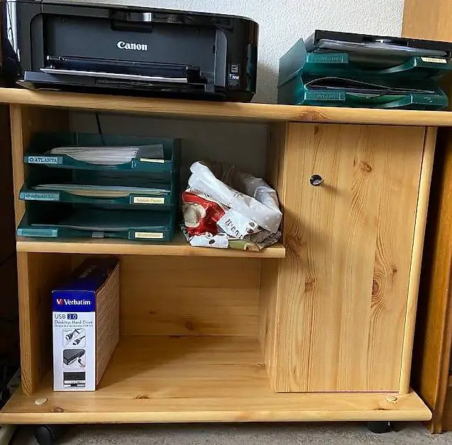 GRATIS: Möbel auf Rollen, 80 x 38 cm (Küche, Büro, Hifi)