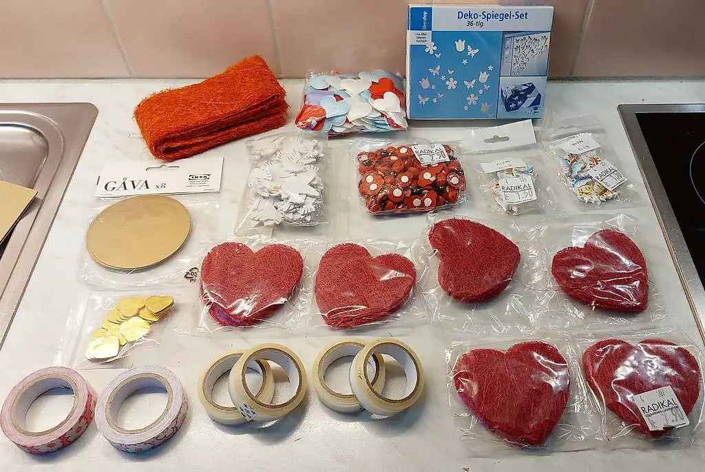 Basteln Set: Deko, Herzen, Kleber, Spiegel - Alles Neu